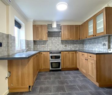 3 bedroom terraced house to rent - Photo 5