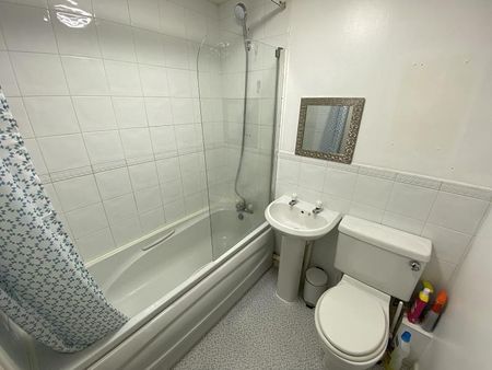 2 bedroom terraced house to rent - Photo 4