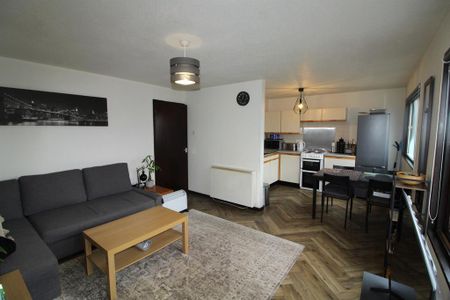 2 bedroom apartment to rent - Photo 3