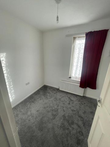 4 bedroom terraced house to rent - Photo 5