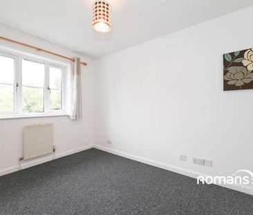 Northumberland Close, Warfield, Bracknell, RG42 - Photo 4