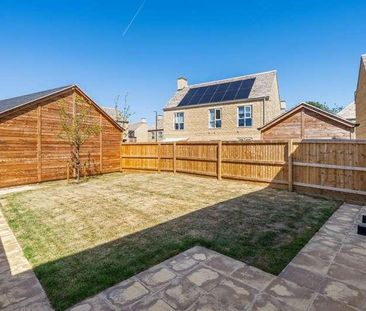 Sivewright Way, Cirencester, Gloucestershire, GL7 - Photo 2