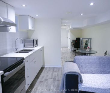 47 Boon Avenue #Lower - Photo 3