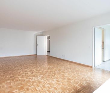 "4,5 Zimmerwohnung mit Gartenschwimmbad" - Photo 5