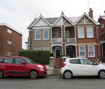 3 bedroom flat to rent - Photo 5
