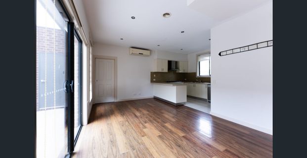 Room By Room Leasing - Only 4 Bedrooms Remaining - Photo 1