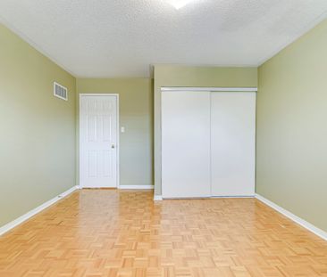 For Lease - 3857 Ridgepoint Way, Mississauga, Ontario - Photo 2