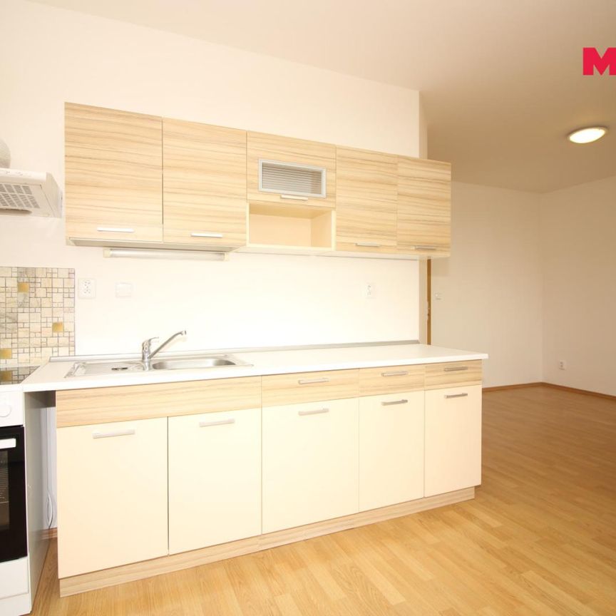 Pronájem bytu 1+kk a garsoniéry 32 m² - Photo 1