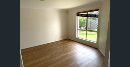 GREAT FAMILY HOME ! NEW CARPETS - Photo 3