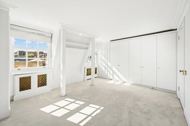 6 bedroom house in London - Photo 1