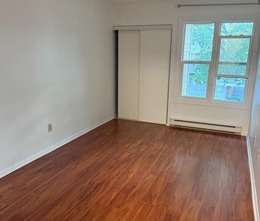 For Lease - 13 Banner Road Unit# L, South of Baseline to Knoxdale, ... - Photo 1