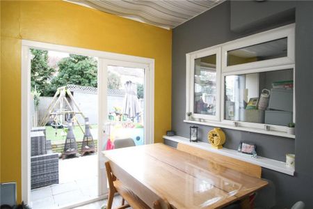 5 bedroom terraced house to rent - Photo 3