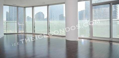 12 YORK STREET - THE ICE CONDOS - 2 BEDROOM W/LAKEVIEWS + PARKING - Photo 2