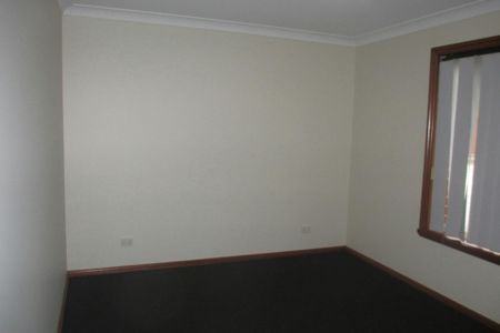 LARGE THREE BEDROOM VILLA - Photo 4
