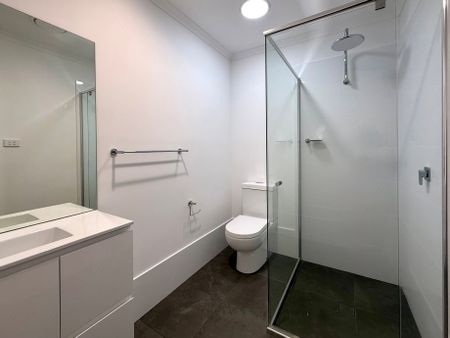 Freshly Renovated Throughout | Prime Location & Brand New Appliances - Photo 4