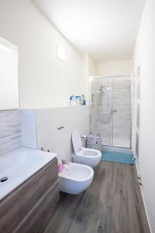 Via Alessandro Tiarini, Bologna, Emilia-Romagna 40129 - Photo 5