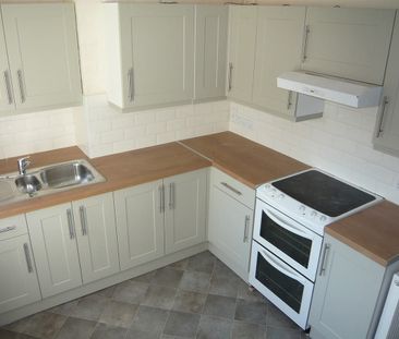 Well presented 3 bedroom semi-detached period property in a semi-ru... - Photo 5