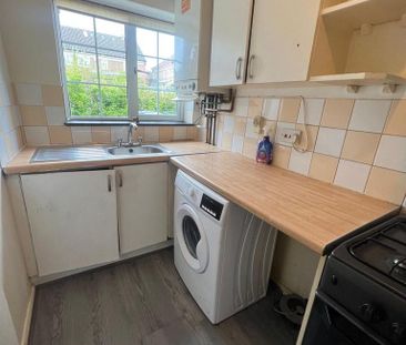 2 bedroom semi-detached house to rent - Photo 2