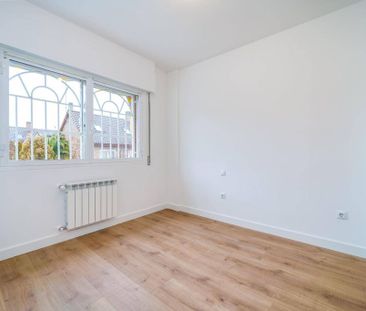 5 room luxury House for rent in Madrid, Autonomous Region of Madrid - Photo 3