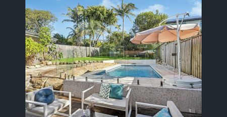 STYLISH HOME WITH SALTWATER POOL IN A PRIME LOCATION. - Photo 3