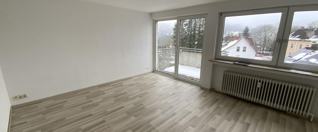 Einzugsbereite 3-Zimmer-Wohnung mit Balkon und neuem Badezimmer in Lüdenscheid-Brügge! - Photo 1