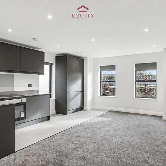 Bullsmoor Lane, Enfield, EN3 - Photo 1