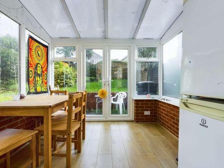 Lower Bevendean Avenue, Brighton, BN2 - Photo 3