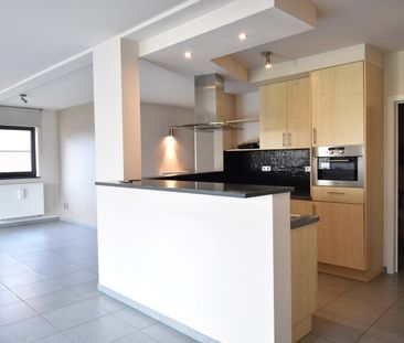 Zeer ruim gelijkvloers appartement met 3 slaapkamers, garage terras... - Foto 2