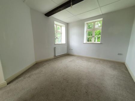 4 bedroom semi-detached house to rent - Photo 3