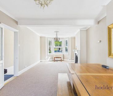 4 bedroom semi-detached house to rent - Photo 2