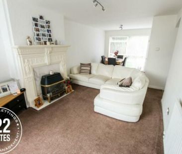 Worsborough Avenue - Warrington - WA5 - Photo 2