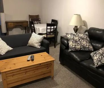 Roomate wanted for separate unit/suite for rent in duplex - shared laundry/stora | Calgary - Photo 1