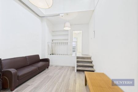 3 bedroom flat to rent - Photo 2