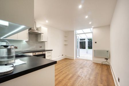 Bourne Street, Eastbourne, BN21 - Photo 2