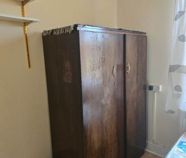 Room in a Shared Flat, Forty Lane, HA9 - Photo 3