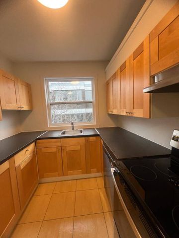 5777 Côte Saint Luc Road - Beautiful 2-Bedroom Apartment for Rent - Photo 2