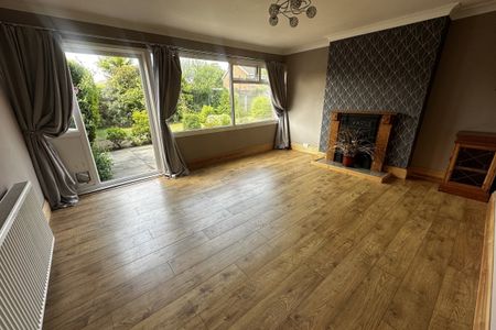 Ambrose Avenue - Photo 5