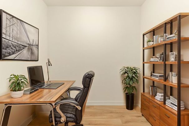 For Lease - 333 Sunseeker Avenue Unit# 220, Innisfil, Ontario - Photo 1