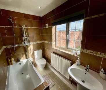 4 Bedroom Detached To Let - Photo 6
