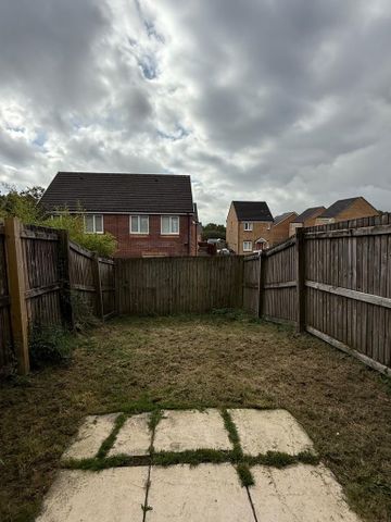 2 bedroom terraced house to rent - Photo 4