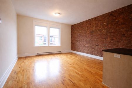 586 Cuvillier, #A - Photo 3