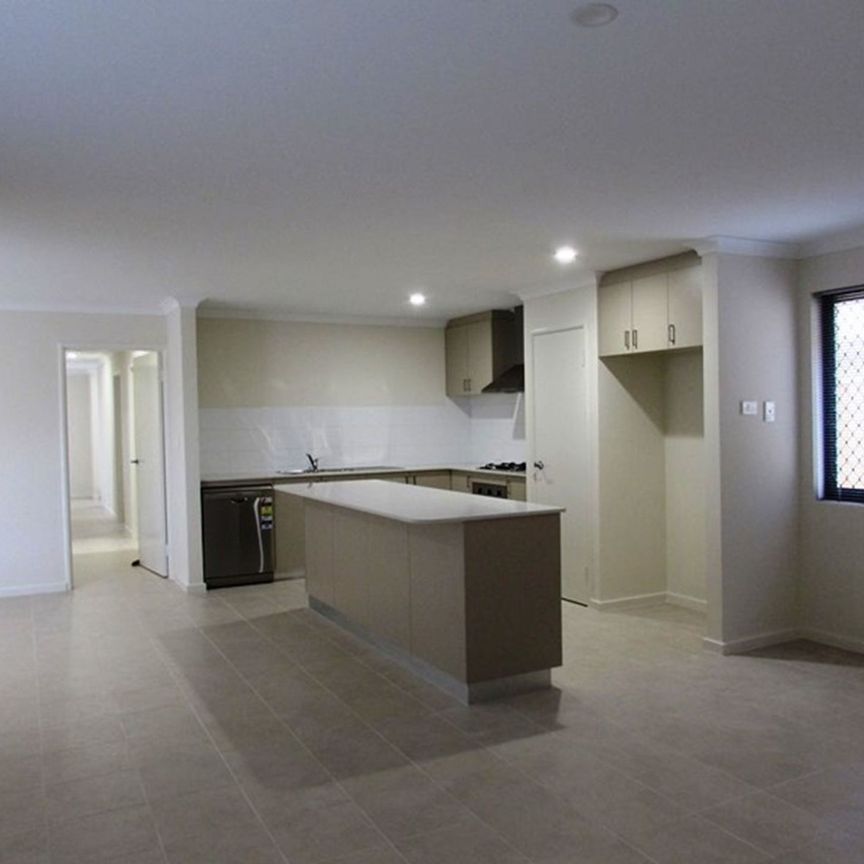 Perfectly Located 4x Bedroom Property&excl; - Photo 1