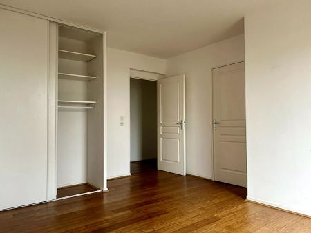 Superbe F4 de 94 m² + parking + 2 balcons Rouen droite - Photo 5