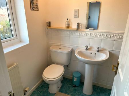 3 bedroom end of terrace house to rent - Photo 3