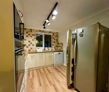 3 Bed Maisonette, Cobden Marine Court, SO17 - Photo 4