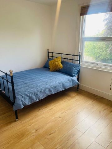 1 bedroom in a house share to rent - Photo 2