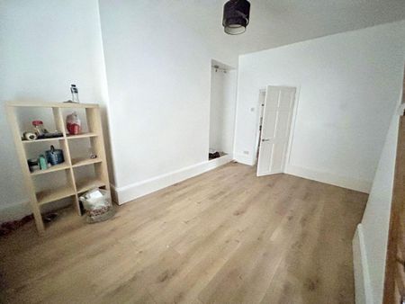 Hollings Terrace, Chopwell, Newcastle upon Tyne, Tyne and Wear, NE17 7LD - Photo 3