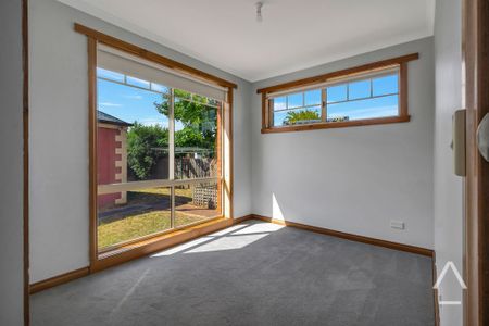 The Perfect Family Home in Historic Evandale - Photo 2