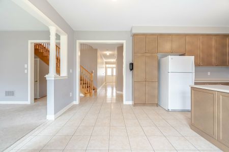 For Lease - 422 Hidden Trail, Oakville, Ontario - Photo 5