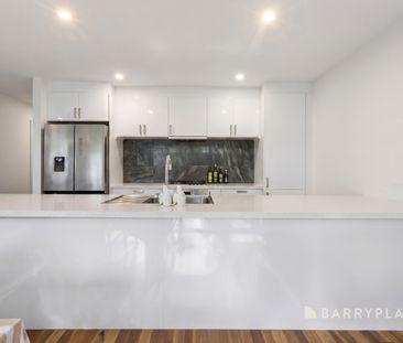Stylish Three-Bedroom Home Just 300m from the Foreshore - Photo 3
